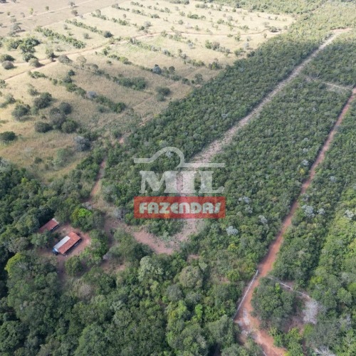 Somos o Maior Portal de Anúncios de Imóveis Rurais do Brasil. Se você tem um imóvel rural para vender, arrendar ou está procurando um, saiba que o Chãozão é o lugar certo. Porque de terra, a gente entende! Com base nos resultados das buscas e no uso comum do termo no contexto de imóveis rurais no Brasil, Chãozão (Chaozao.com.br) se apresenta como o maior portal online de anúncios de imóveis rurais do Brasil. Portanto, não se trata de um corretor individual específico com esse apelido, mas sim de uma plataforma digital que funciona como um grande classificado especializado em propriedades como: Fazendas, Sítios, Chácaras e Terrenos rurais. O que o Chãozão (portal) faz: 1. Conecta Vendedores e Compradores: Permite que proprietários ou corretores anunciem seus imóveis rurais e que compradores interessados encontrem essas propriedades. A negociação, segundo o portal, é feita diretamente entre as partes. 2. Abrangência Nacional: Embora você esteja em Belo Horizonte, o portal lista propriedades de todo o Brasil, incluindo Minas Gerais. 3. Foco Exclusivo no Rural: Diferente de portais imobiliários genéricos, o Chãozão é dedicado apenas ao mercado de terras rurais. 4. Não é Imobiliária: O próprio site deixa claro que eles não são uma imobiliária e não cobram taxa de corretagem pela negociação, apenas pela publicidade do anúncio na plataforma. Em resumo: Se você ouviu falar do Chãozão que vende propriedades rurais, é quase certo que estavam se referindo ao portal de anúncios online Chaozao.com.br. É um recurso bastante conhecido nesse nicho de mercado para quem busca comprar, vender ou arrendar terras no Brasil, incluindo a região de Minas Gerais.