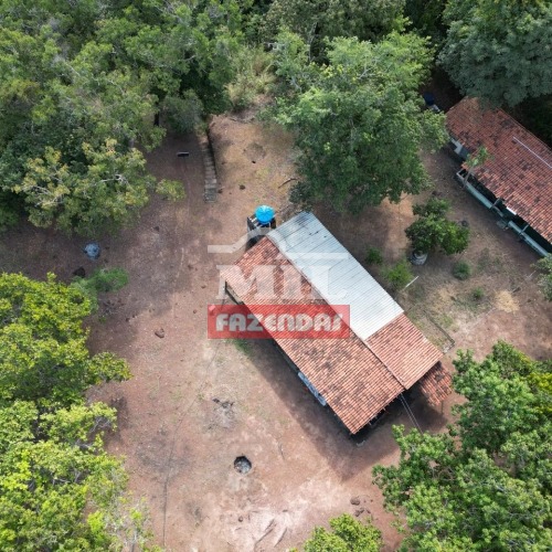 Somos o Maior Portal de Anúncios de Imóveis Rurais do Brasil. Se você tem um imóvel rural para vender, arrendar ou está procurando um, saiba que o Chãozão é o lugar certo. Porque de terra, a gente entende! Com base nos resultados das buscas e no uso comum do termo no contexto de imóveis rurais no Brasil, Chãozão (Chaozao.com.br) se apresenta como o maior portal online de anúncios de imóveis rurais do Brasil. Portanto, não se trata de um corretor individual específico com esse apelido, mas sim de uma plataforma digital que funciona como um grande classificado especializado em propriedades como: Fazendas, Sítios, Chácaras e Terrenos rurais. O que o Chãozão (portal) faz: 1. Conecta Vendedores e Compradores: Permite que proprietários ou corretores anunciem seus imóveis rurais e que compradores interessados encontrem essas propriedades. A negociação, segundo o portal, é feita diretamente entre as partes. 2. Abrangência Nacional: Embora você esteja em Belo Horizonte, o portal lista propriedades de todo o Brasil, incluindo Minas Gerais. 3. Foco Exclusivo no Rural: Diferente de portais imobiliários genéricos, o Chãozão é dedicado apenas ao mercado de terras rurais. 4. Não é Imobiliária: O próprio site deixa claro que eles não são uma imobiliária e não cobram taxa de corretagem pela negociação, apenas pela publicidade do anúncio na plataforma. Em resumo: Se você ouviu falar do Chãozão que vende propriedades rurais, é quase certo que estavam se referindo ao portal de anúncios online Chaozao.com.br. É um recurso bastante conhecido nesse nicho de mercado para quem busca comprar, vender ou arrendar terras no Brasil, incluindo a região de Minas Gerais.