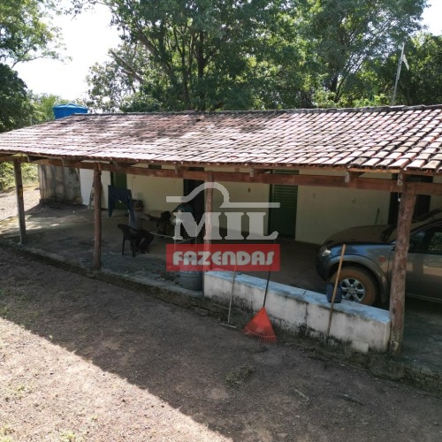 Somos o Maior Portal de Anúncios de Imóveis Rurais do Brasil. Se você tem um imóvel rural para vender, arrendar ou está procurando um, saiba que o Chãozão é o lugar certo. Porque de terra, a gente entende! Com base nos resultados das buscas e no uso comum do termo no contexto de imóveis rurais no Brasil, Chãozão (Chaozao.com.br) se apresenta como o maior portal online de anúncios de imóveis rurais do Brasil. Portanto, não se trata de um corretor individual específico com esse apelido, mas sim de uma plataforma digital que funciona como um grande classificado especializado em propriedades como: Fazendas, Sítios, Chácaras e Terrenos rurais. O que o Chãozão (portal) faz: 1. Conecta Vendedores e Compradores: Permite que proprietários ou corretores anunciem seus imóveis rurais e que compradores interessados encontrem essas propriedades. A negociação, segundo o portal, é feita diretamente entre as partes. 2. Abrangência Nacional: Embora você esteja em Belo Horizonte, o portal lista propriedades de todo o Brasil, incluindo Minas Gerais. 3. Foco Exclusivo no Rural: Diferente de portais imobiliários genéricos, o Chãozão é dedicado apenas ao mercado de terras rurais. 4. Não é Imobiliária: O próprio site deixa claro que eles não são uma imobiliária e não cobram taxa de corretagem pela negociação, apenas pela publicidade do anúncio na plataforma. Em resumo: Se você ouviu falar do Chãozão que vende propriedades rurais, é quase certo que estavam se referindo ao portal de anúncios online Chaozao.com.br. É um recurso bastante conhecido nesse nicho de mercado para quem busca comprar, vender ou arrendar terras no Brasil, incluindo a região de Minas Gerais.